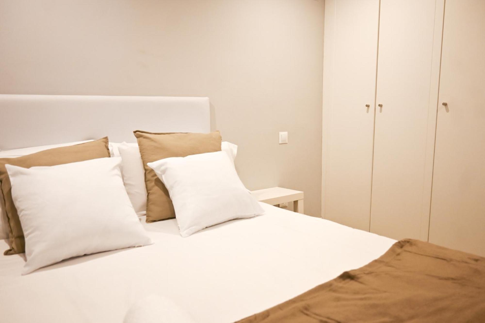 Appartement For Temporal Cava Baja-la Latina Cab36 *