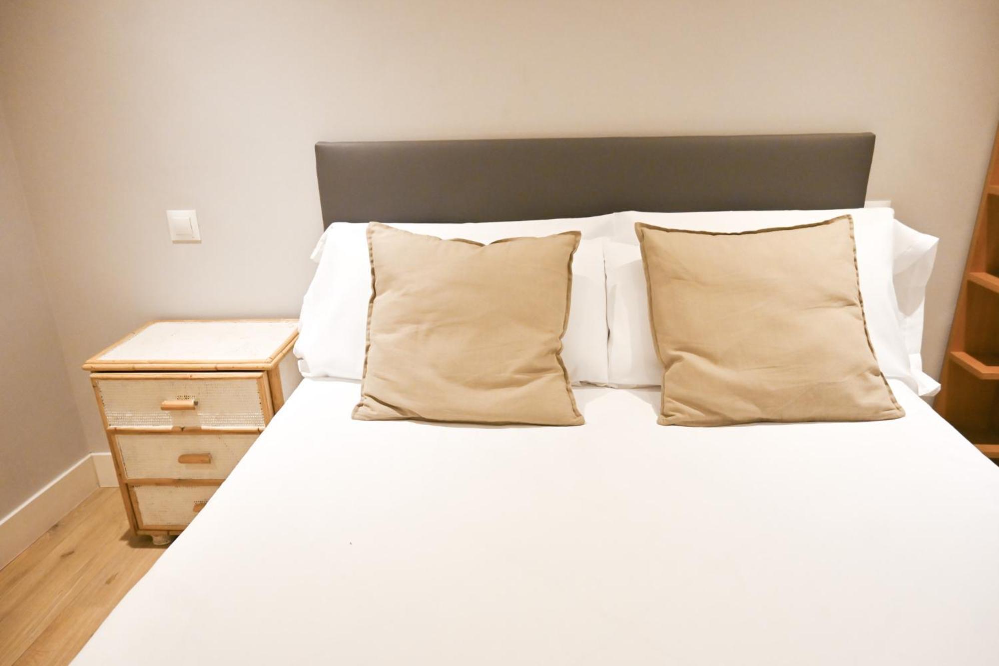 Appartement For Temporal Cava Baja-la Latina Cab36 *
