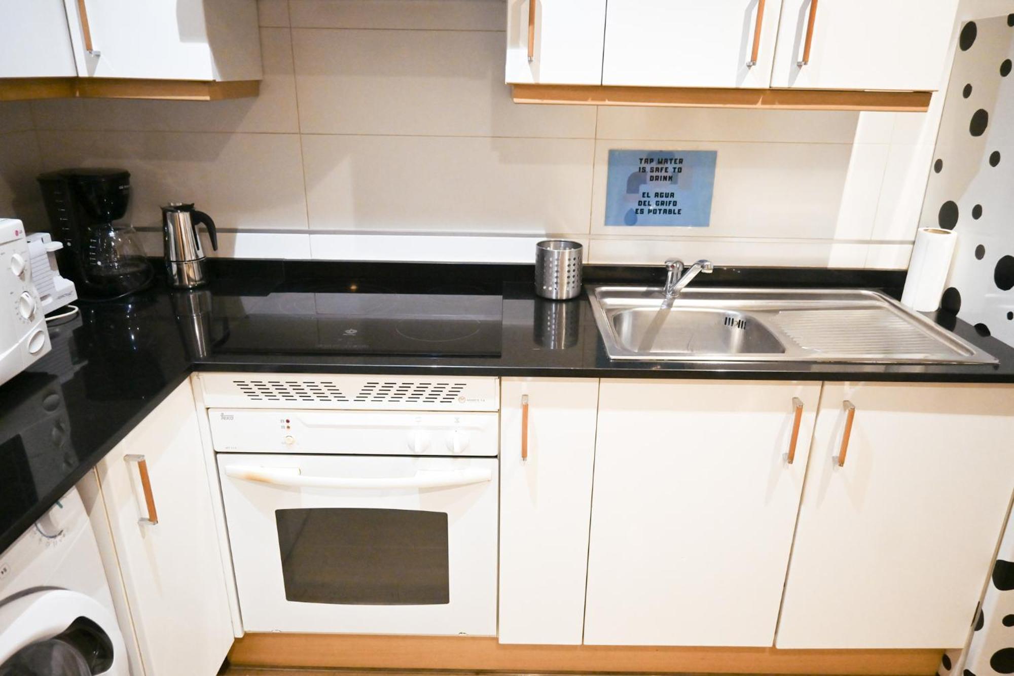 Appartement For Temporal Cava Baja-la Latina Cab36 *
